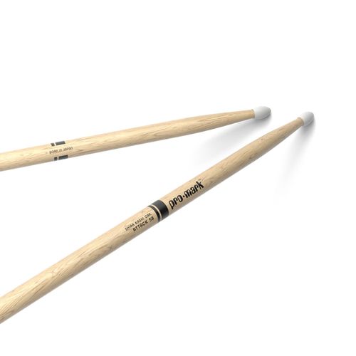 Baqueta Attack (Ataque) 5B Ponta Nylon (Par) ProMark Shira Kashi Oak PW5BN