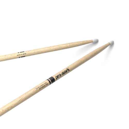Baqueta Attack (Ataque) 7A Ponta Nylon (Par) ProMark Shira Kashi Oak PW7AN